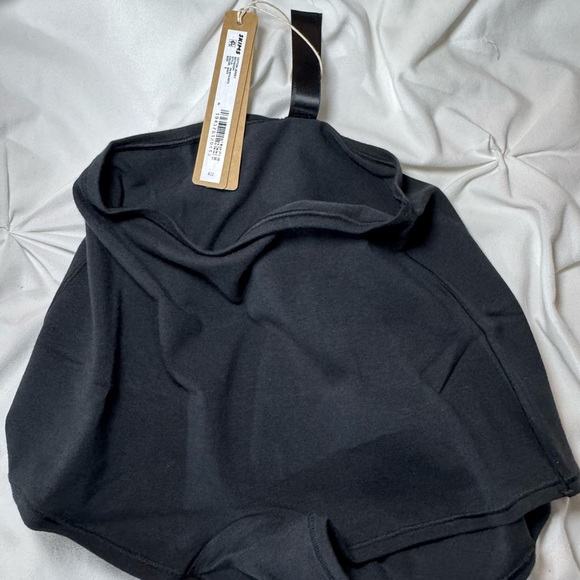 Skims Shorts - Picture 5 of 7